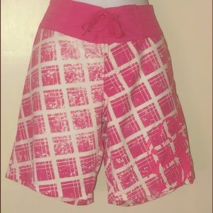 Body Glove Ladies Pink&White Pattern Board Shorts